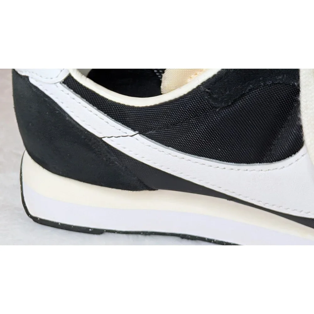 Nike Waffle Trainer 2 YTH Sz. 7 Athletic Shoe BLK/WHT Unisex Sneaker #DC6477-001
